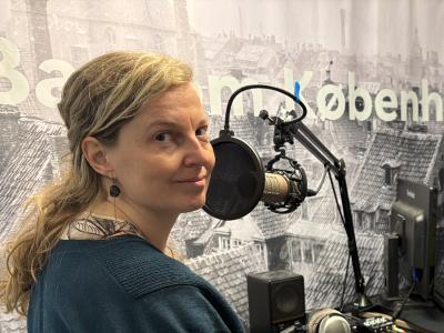 Astrid Nonbo Andersen i lydstudiet