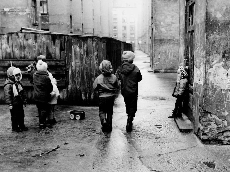 baggård på Islands Brygge i 1971 fotograferet af Julie Rønnow